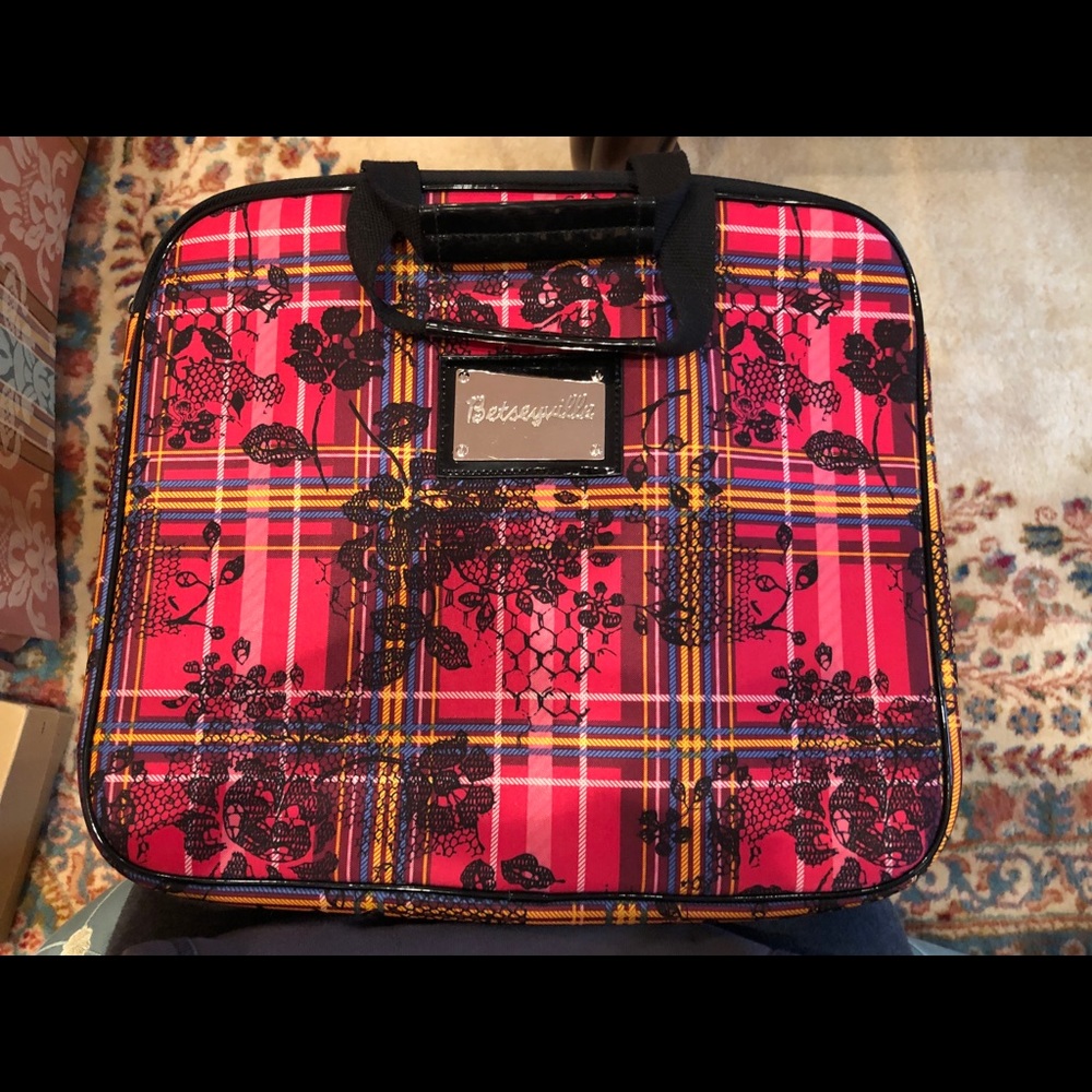 Betseyville Laptop Holder